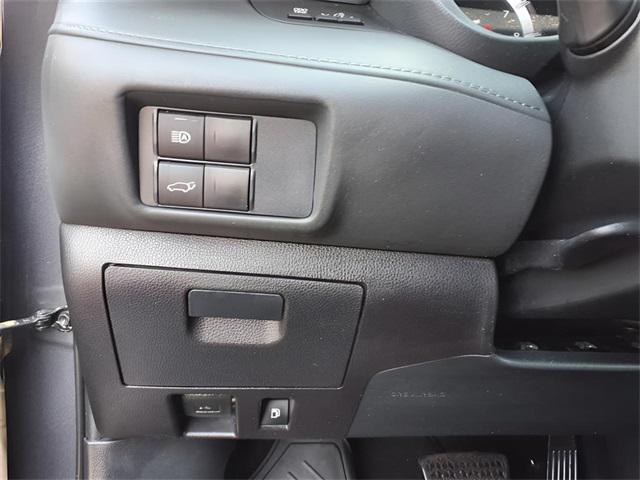 used 2021 Toyota Highlander car, priced at $29,900