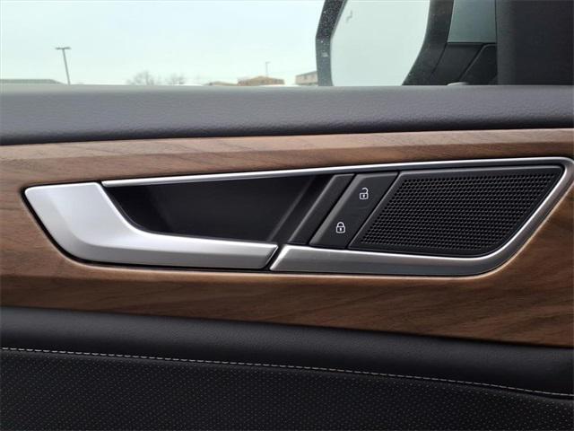 new 2026 Volkswagen Atlas car, priced at $39,200