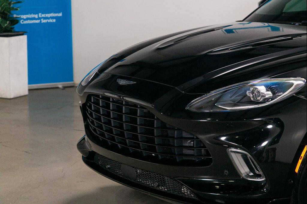 used 2021 Aston Martin DBX car