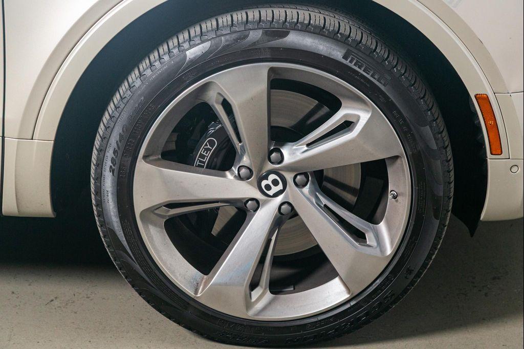 used 2017 Bentley Bentayga car
