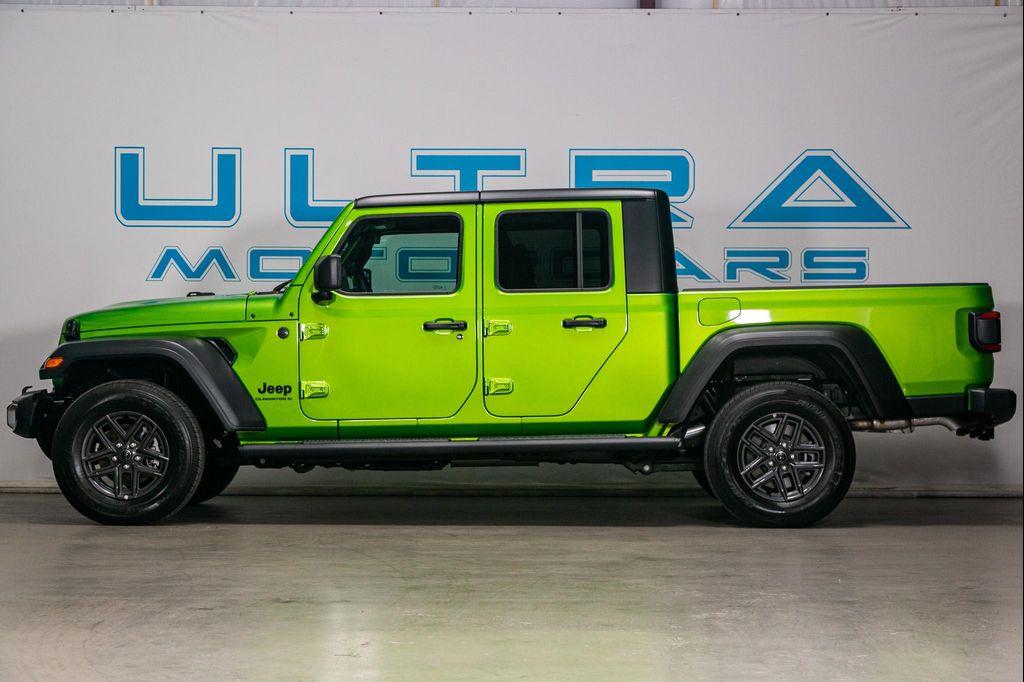 used 2025 Jeep Gladiator car, priced at $35,995