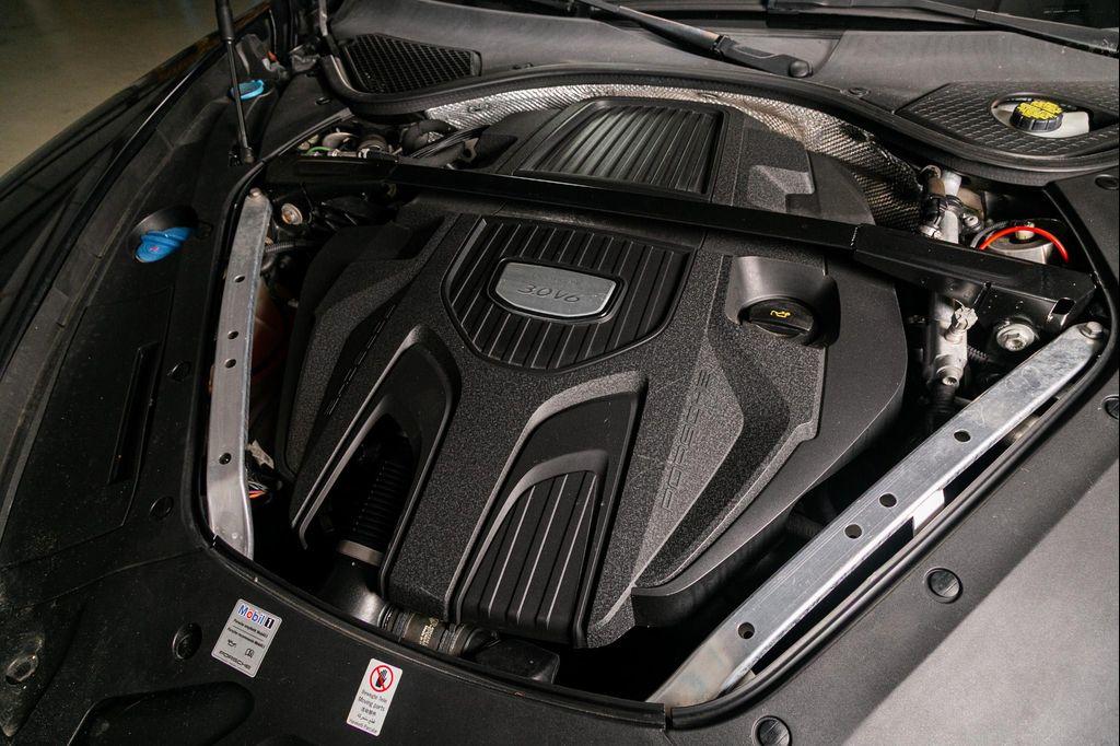 used 2018 Porsche Panamera car