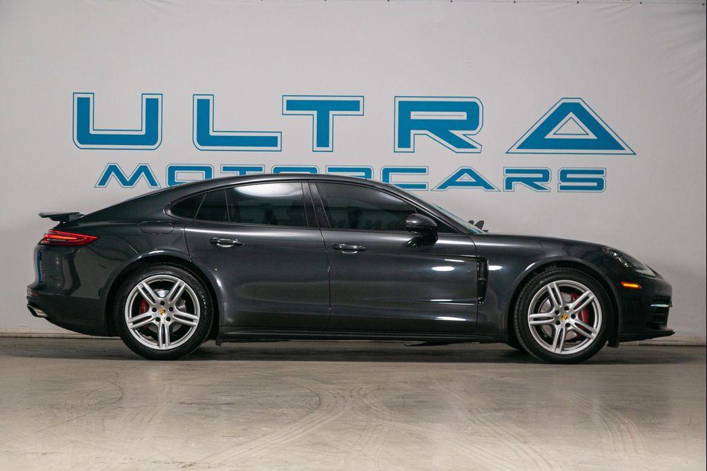 used 2018 Porsche Panamera car