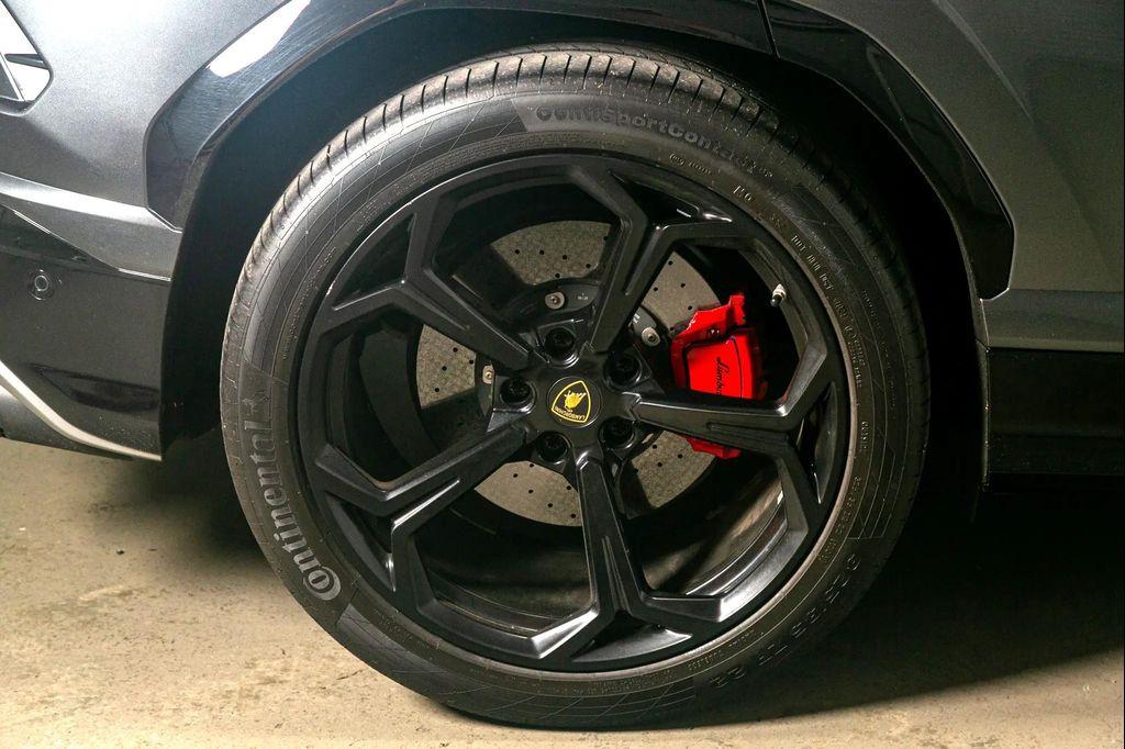 used 2019 Lamborghini Urus car