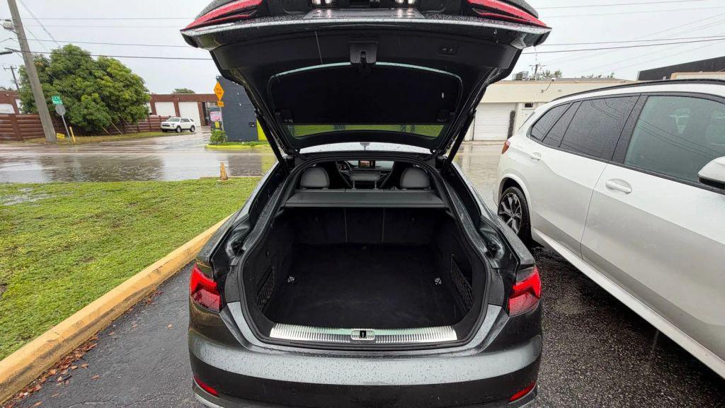 Audi S5 view 17