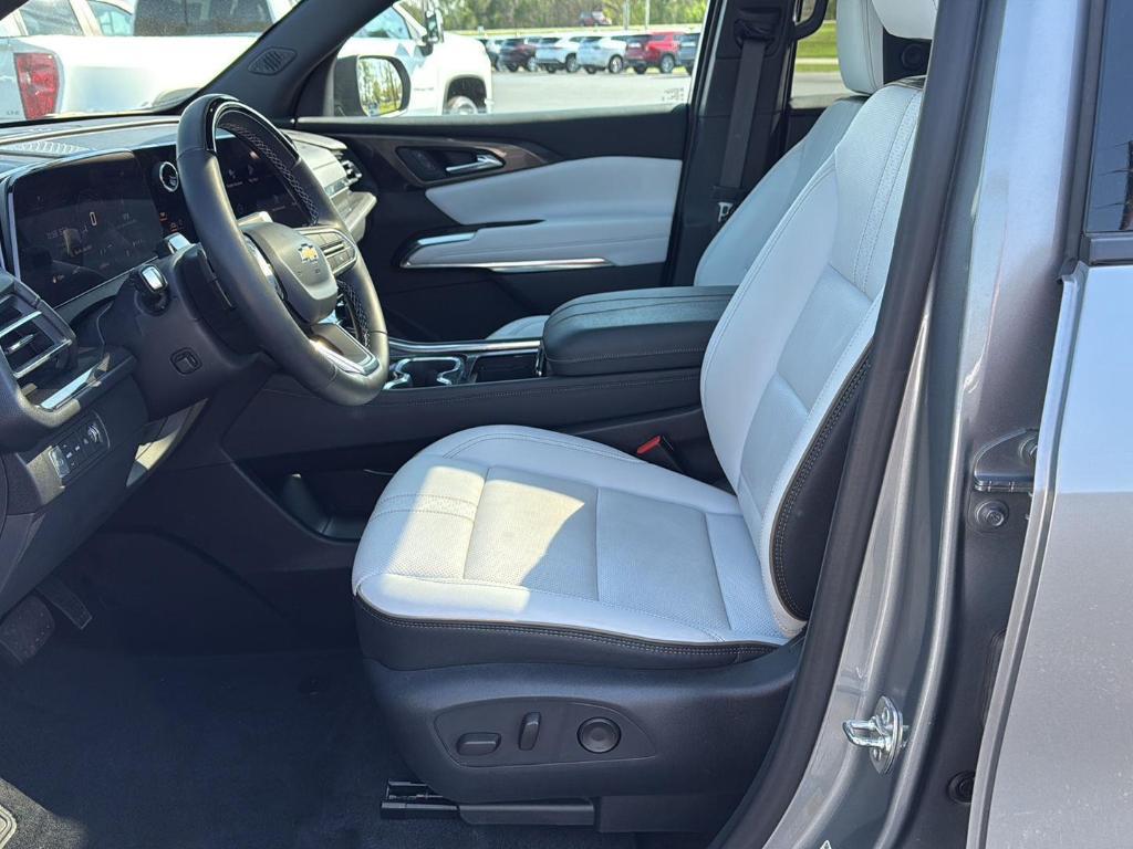used 2024 Chevrolet Traverse car, priced at $47,150