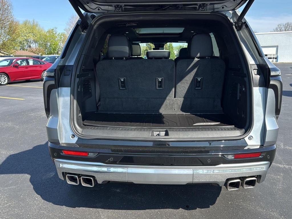 used 2024 Chevrolet Traverse car, priced at $47,150