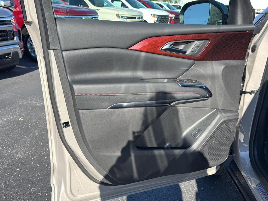 new 2026 Chevrolet Traverse car, priced at $52,727