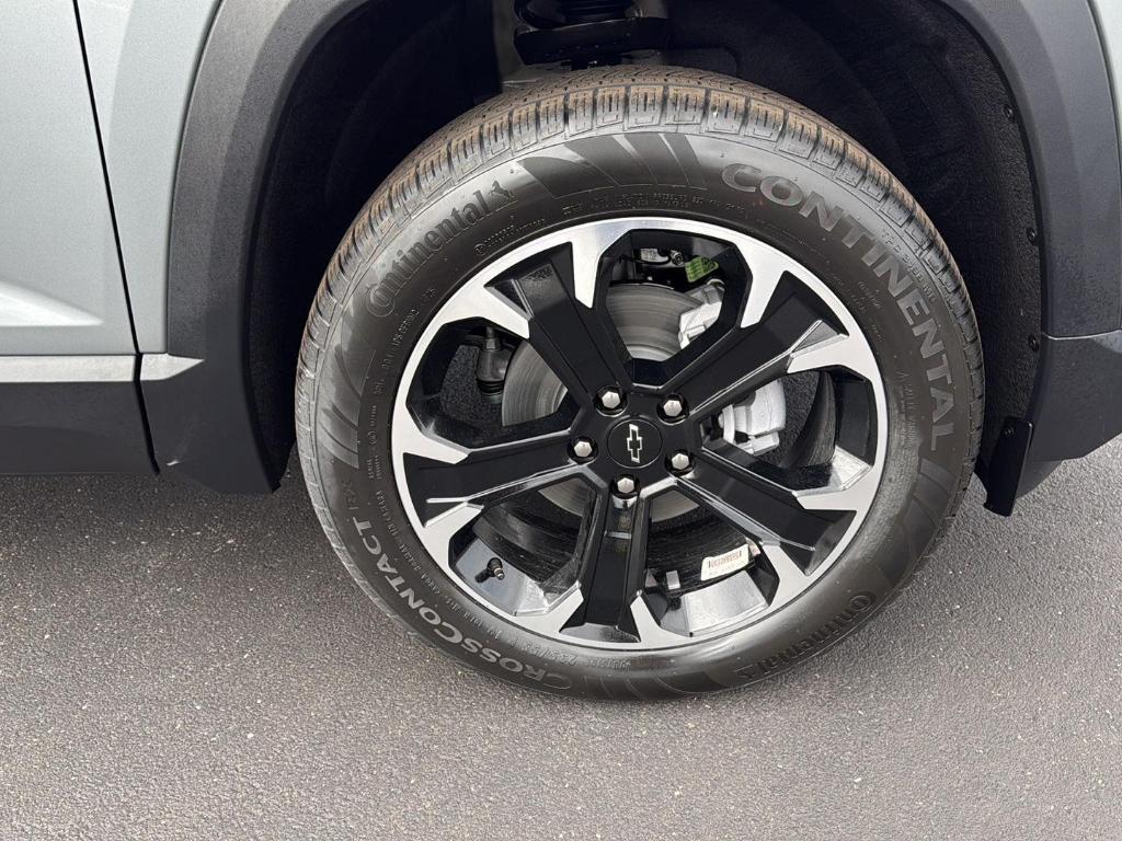 new 2026 Chevrolet Equinox car, priced at $33,735