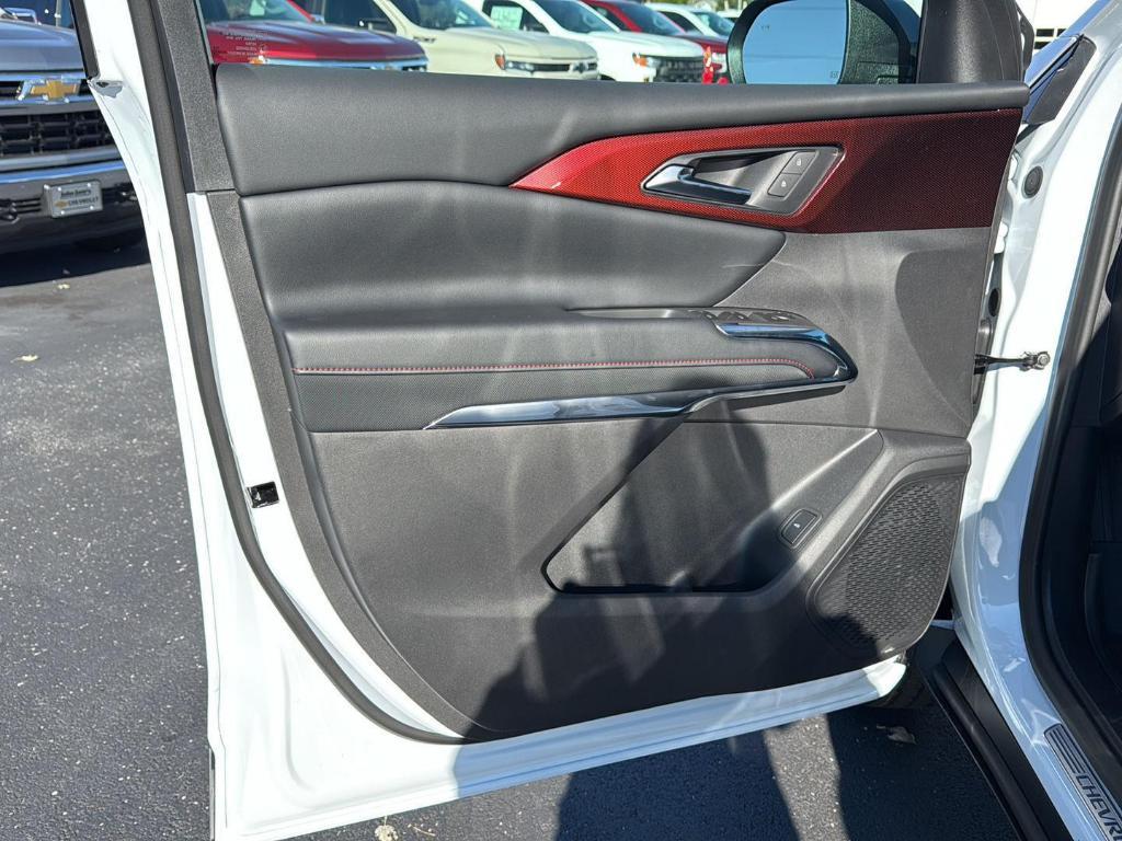 new 2026 Chevrolet Traverse car, priced at $53,722