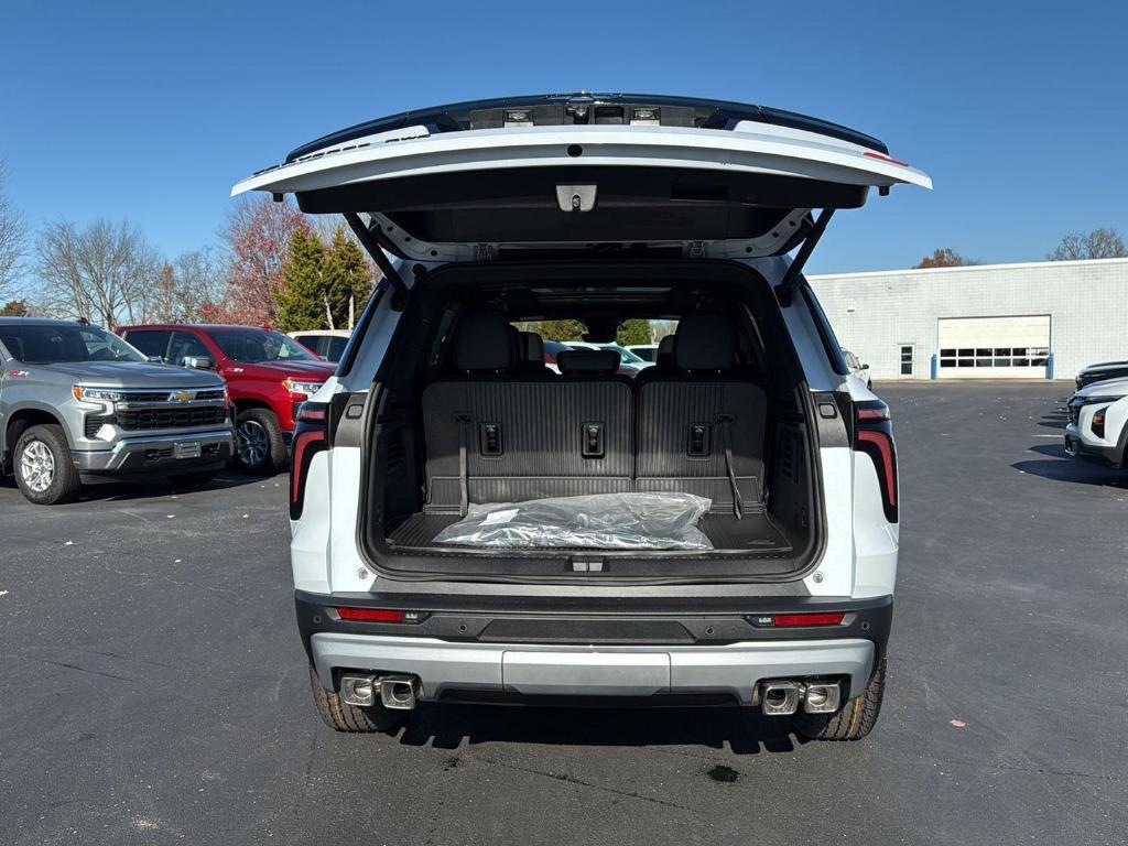 new 2026 Chevrolet Traverse car, priced at $53,722