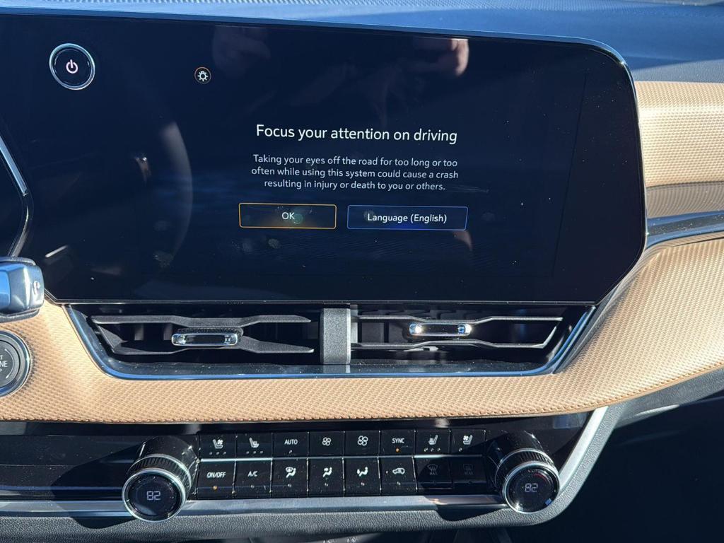 new 2026 Chevrolet Equinox car, priced at $36,805