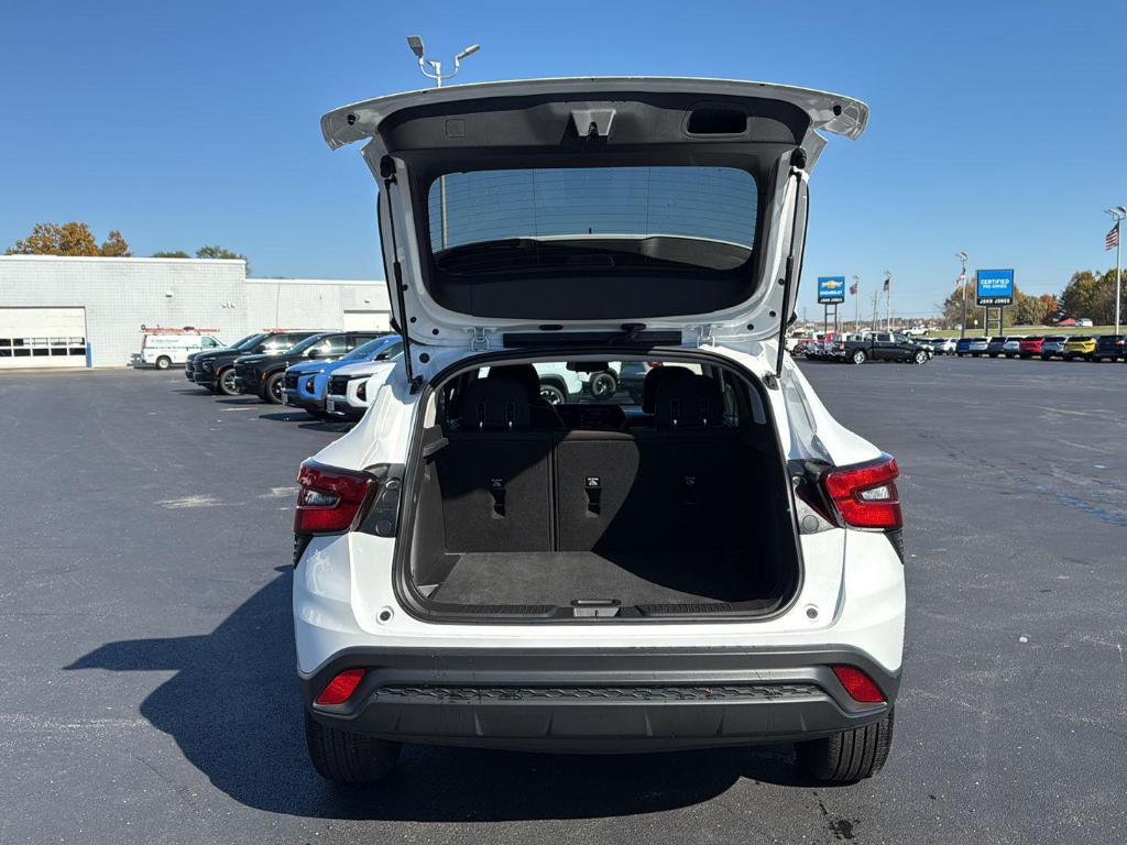 used 2025 Chevrolet Trax car, priced at $20,000