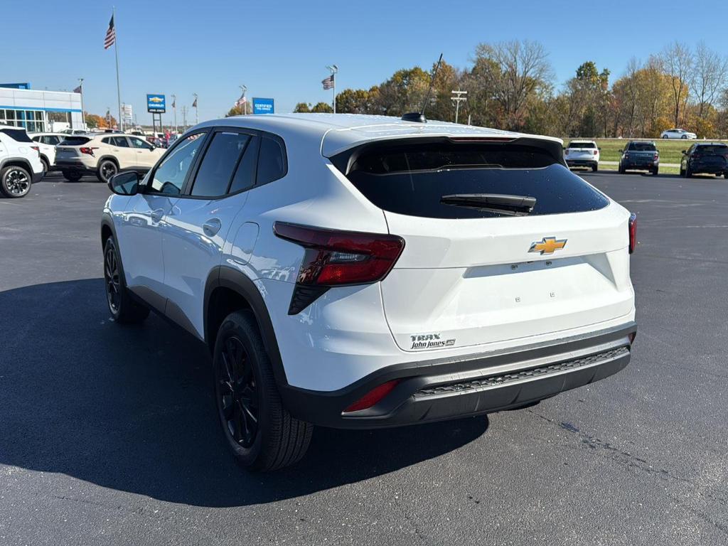 used 2025 Chevrolet Trax car, priced at $20,000