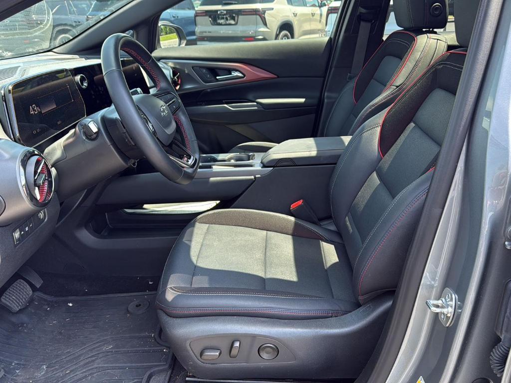 used 2025 Chevrolet Equinox EV car, priced at $29,500