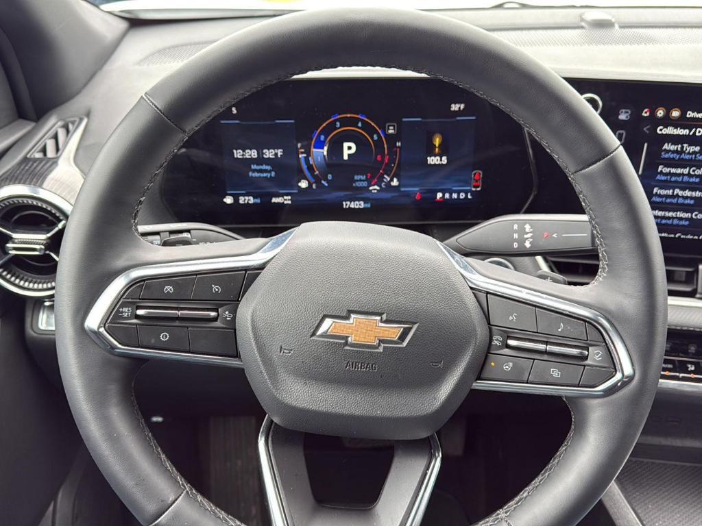 used 2025 Chevrolet Equinox car, priced at $27,500