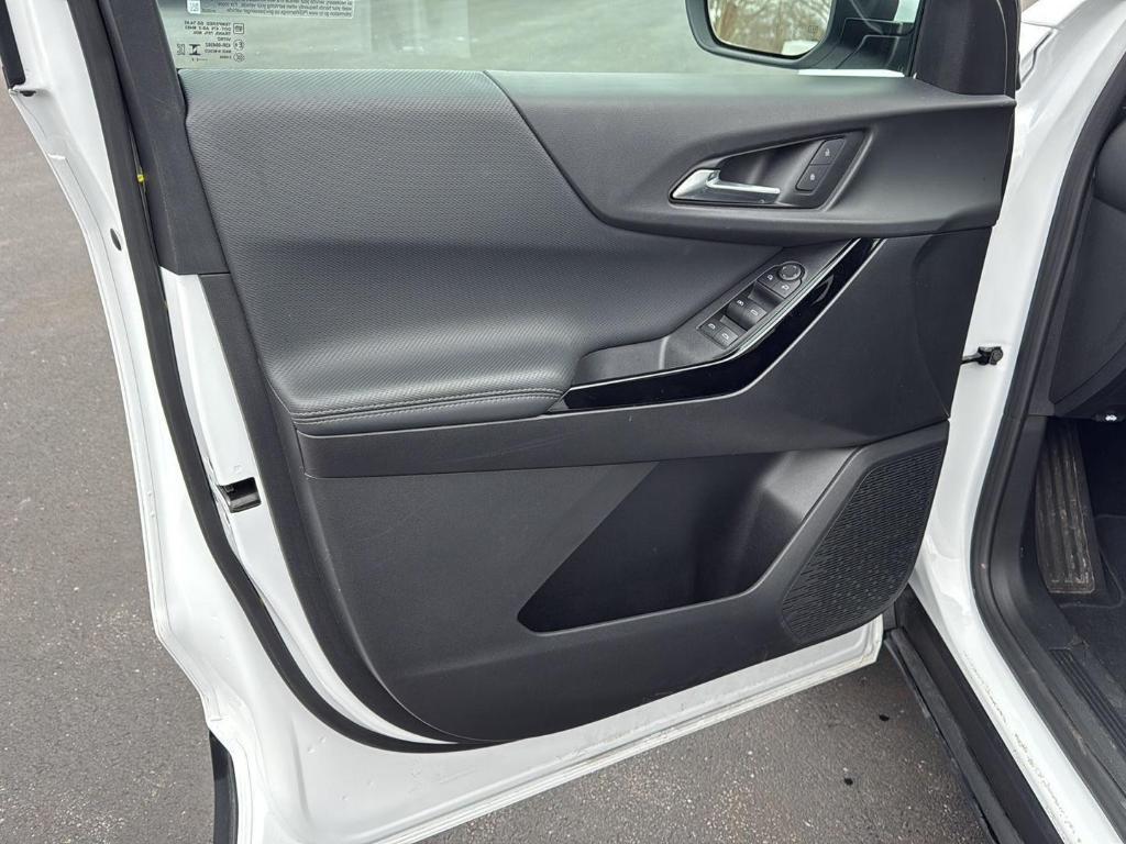 used 2025 Chevrolet Equinox car, priced at $27,500