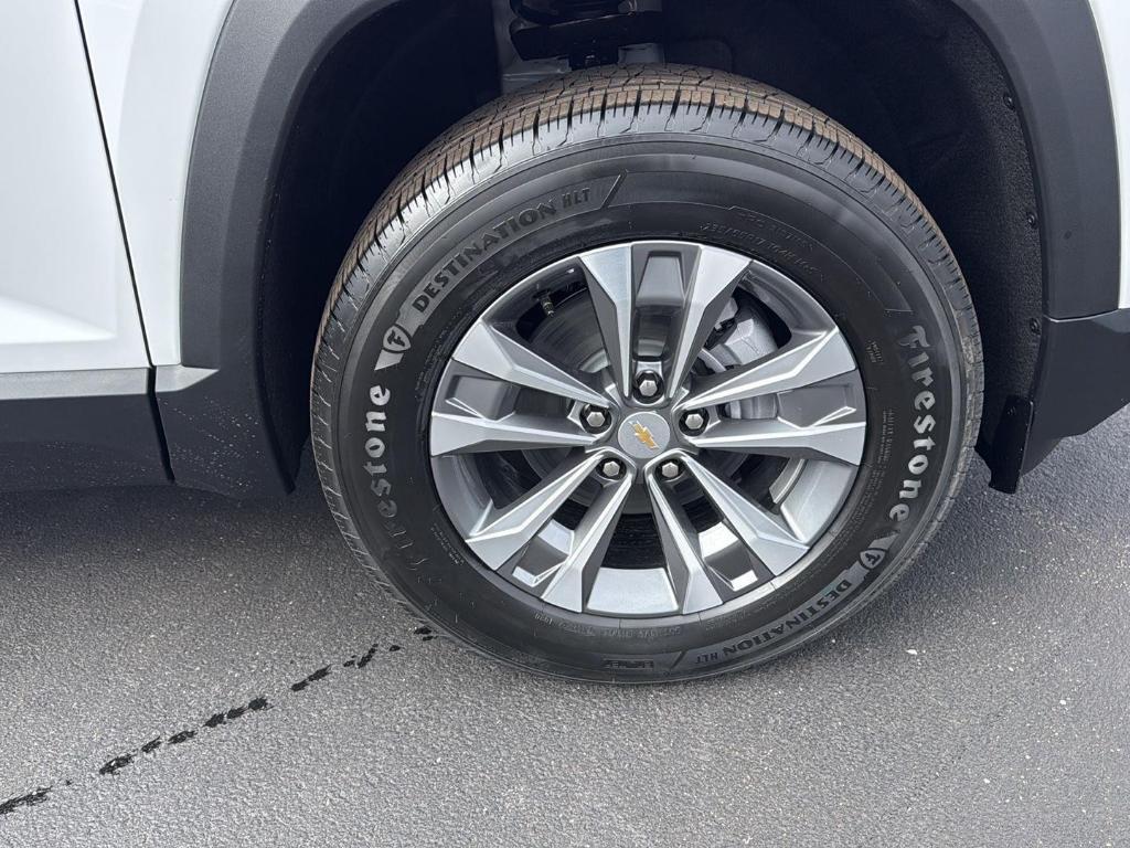 new 2026 Chevrolet Equinox car, priced at $29,600
