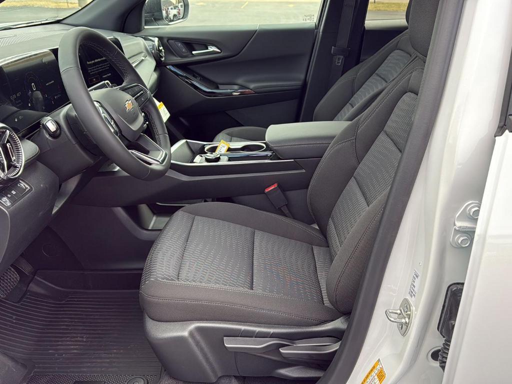 new 2026 Chevrolet Equinox car, priced at $29,600