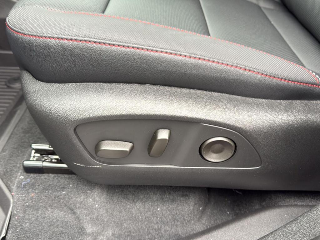 new 2026 Chevrolet Traverse car, priced at $51,327