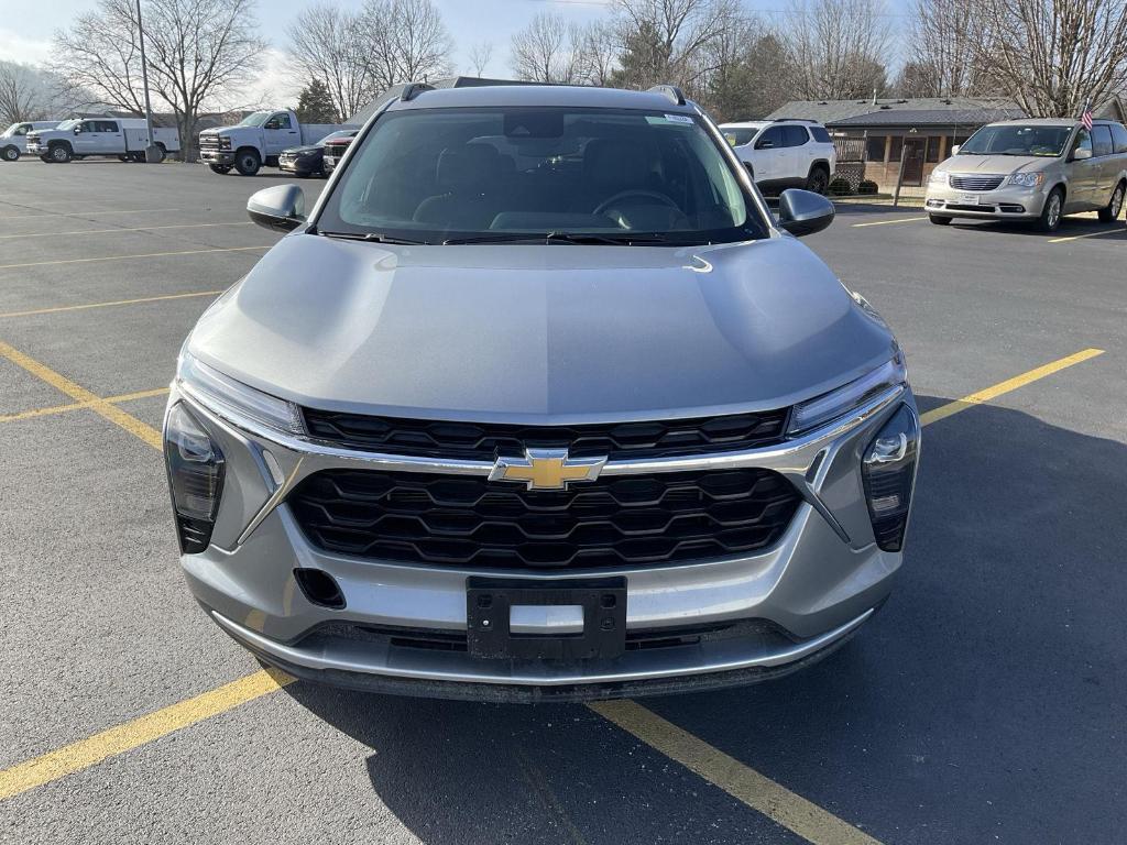 used 2025 Chevrolet Trax car, priced at $22,500