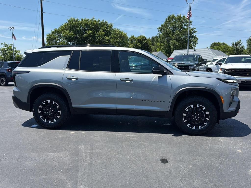 new 2026 Chevrolet Traverse car, priced at $53,260