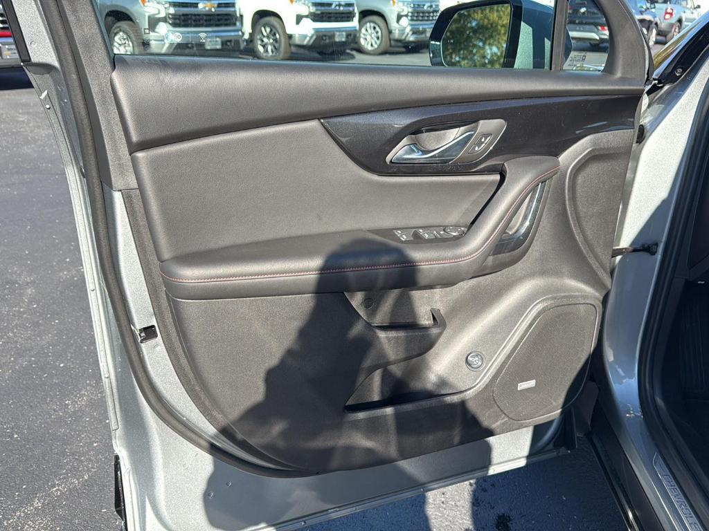 used 2025 Chevrolet Blazer car, priced at $32,000