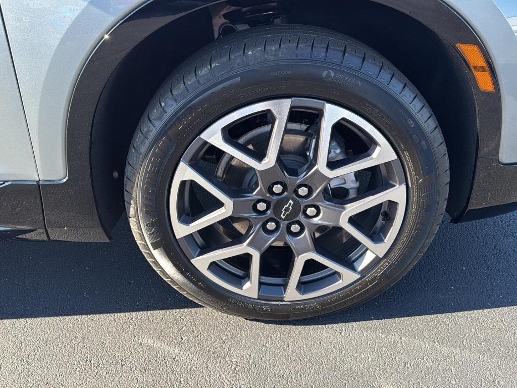 used 2025 Chevrolet Blazer car, priced at $32,000