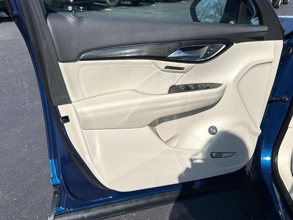 used 2022 Buick Envision car, priced at $25,900