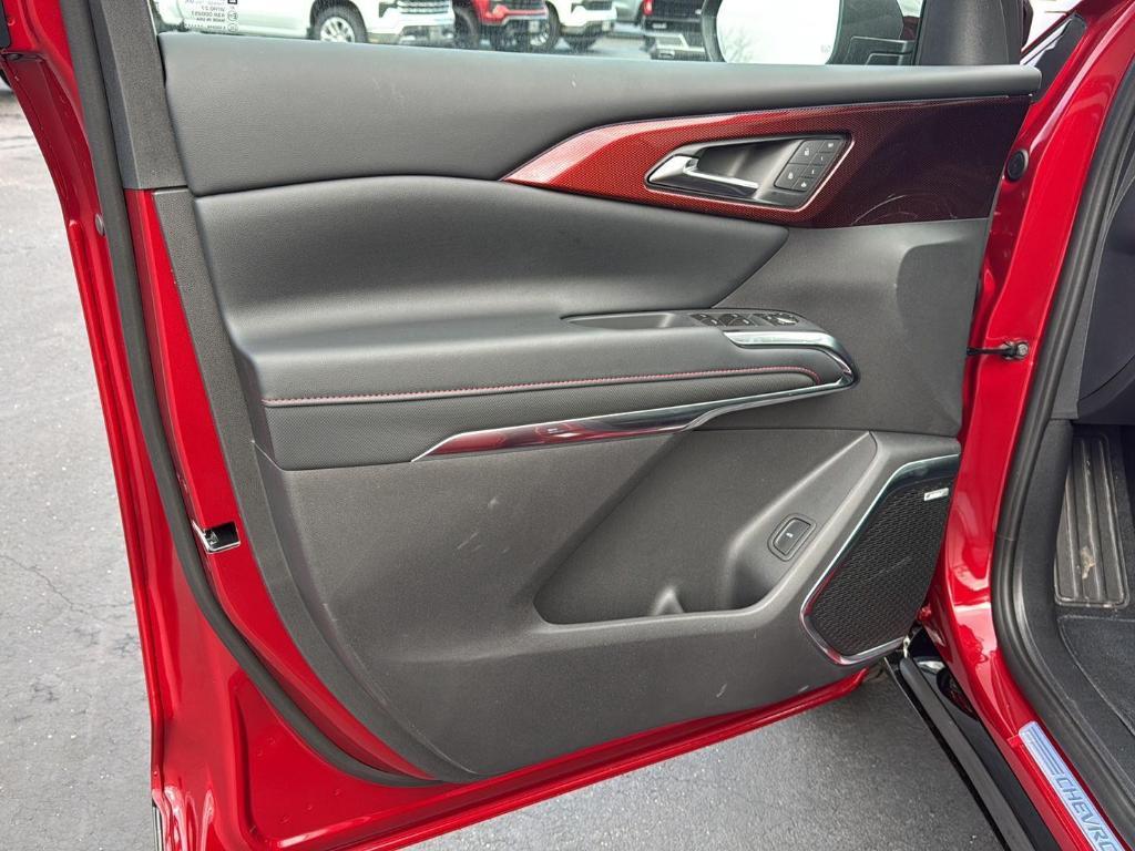 new 2026 Chevrolet Traverse car, priced at $60,307