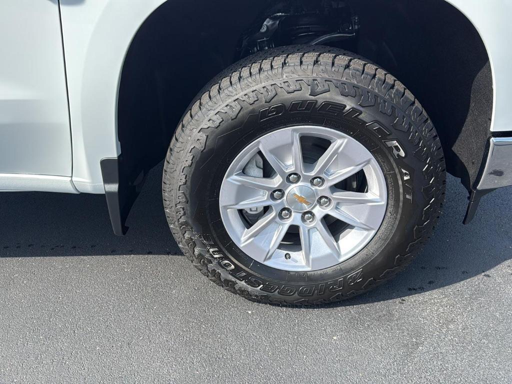 new 2026 Chevrolet Silverado 1500 car, priced at $40,111