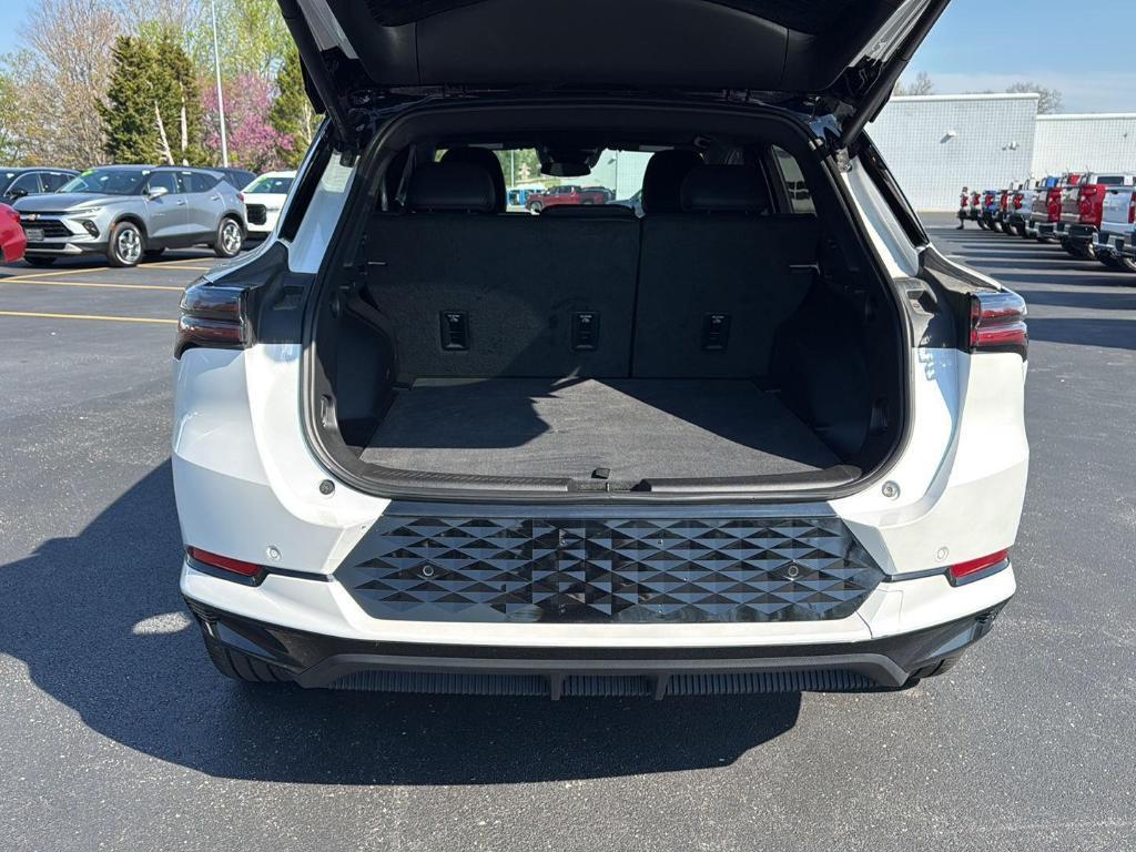 used 2024 Chevrolet Equinox EV car, priced at $27,500