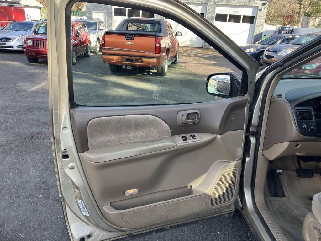 used 2000 Toyota Sienna car, priced at $1,895