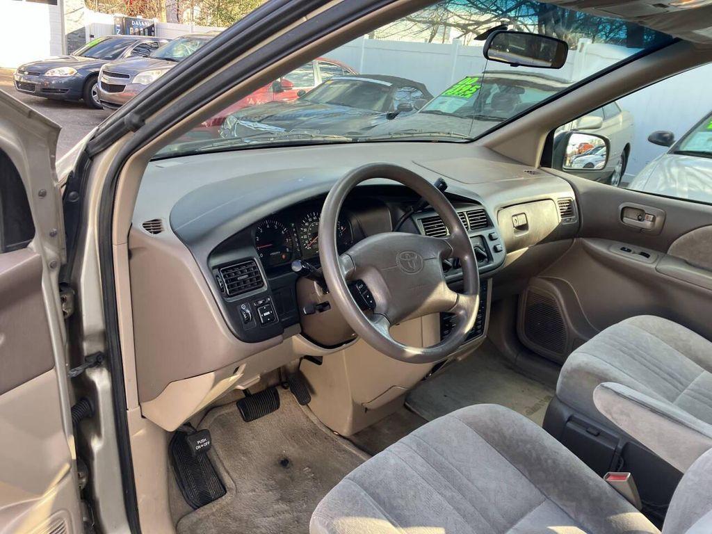 used 2000 Toyota Sienna car, priced at $1,895