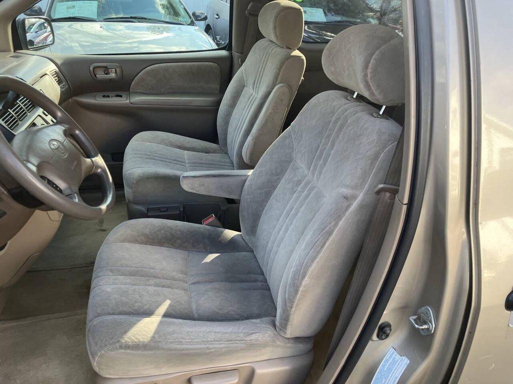 used 2000 Toyota Sienna car, priced at $1,895