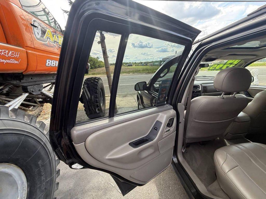 used 2004 Jeep Grand Cherokee car, priced at $2,295