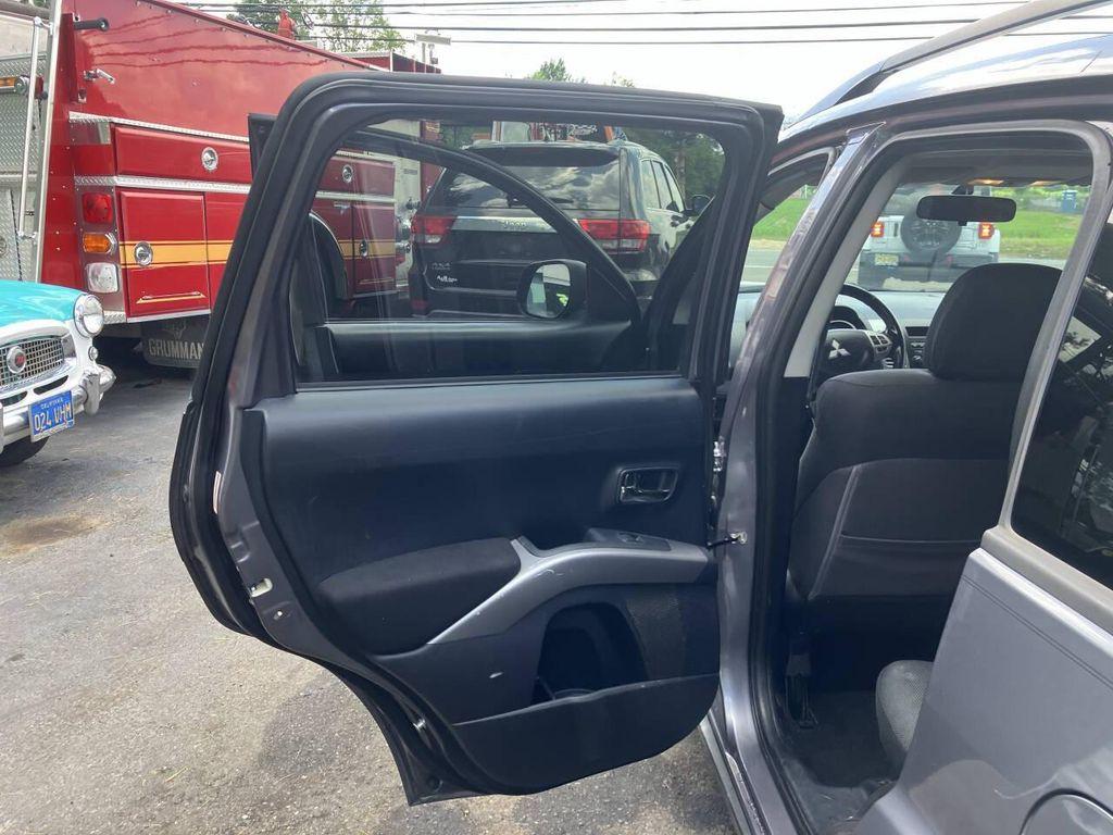 used 2009 Mitsubishi Outlander car, priced at $1,895