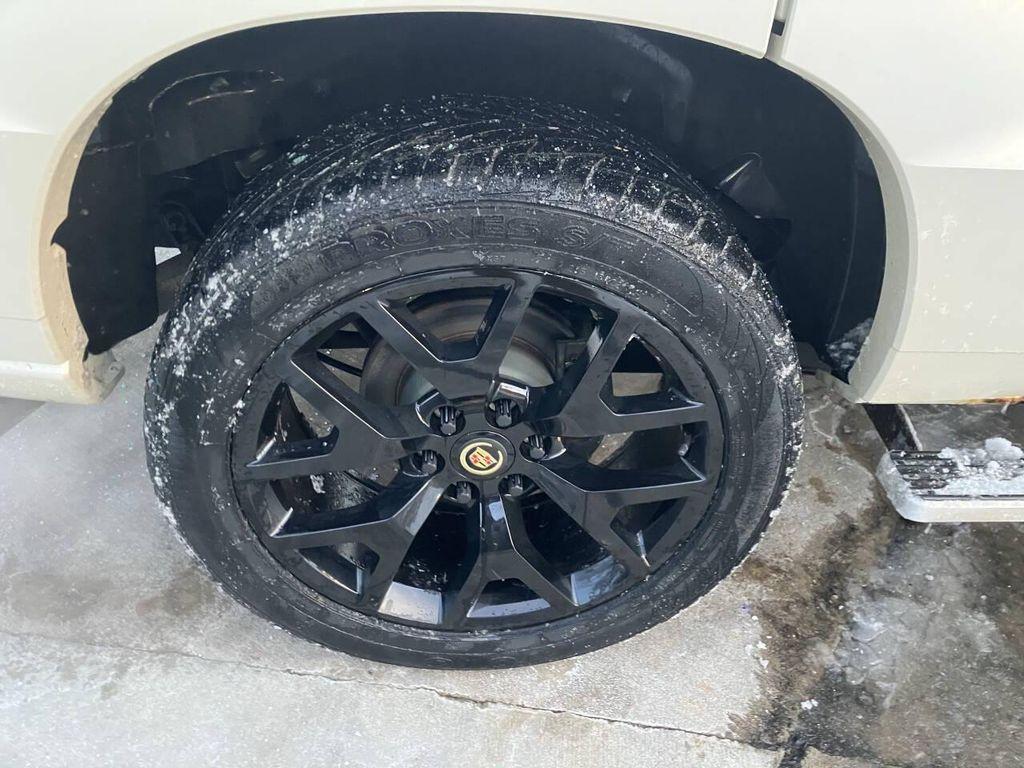 used 2005 Cadillac Escalade car, priced at $5,495