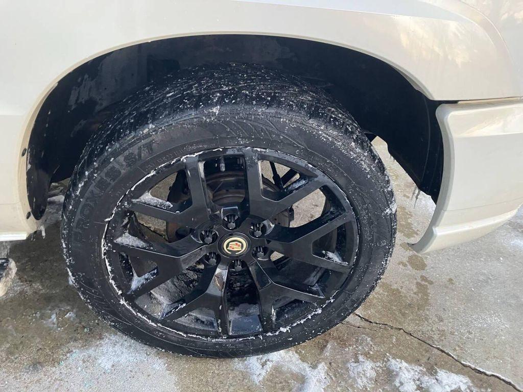 used 2005 Cadillac Escalade car, priced at $5,495