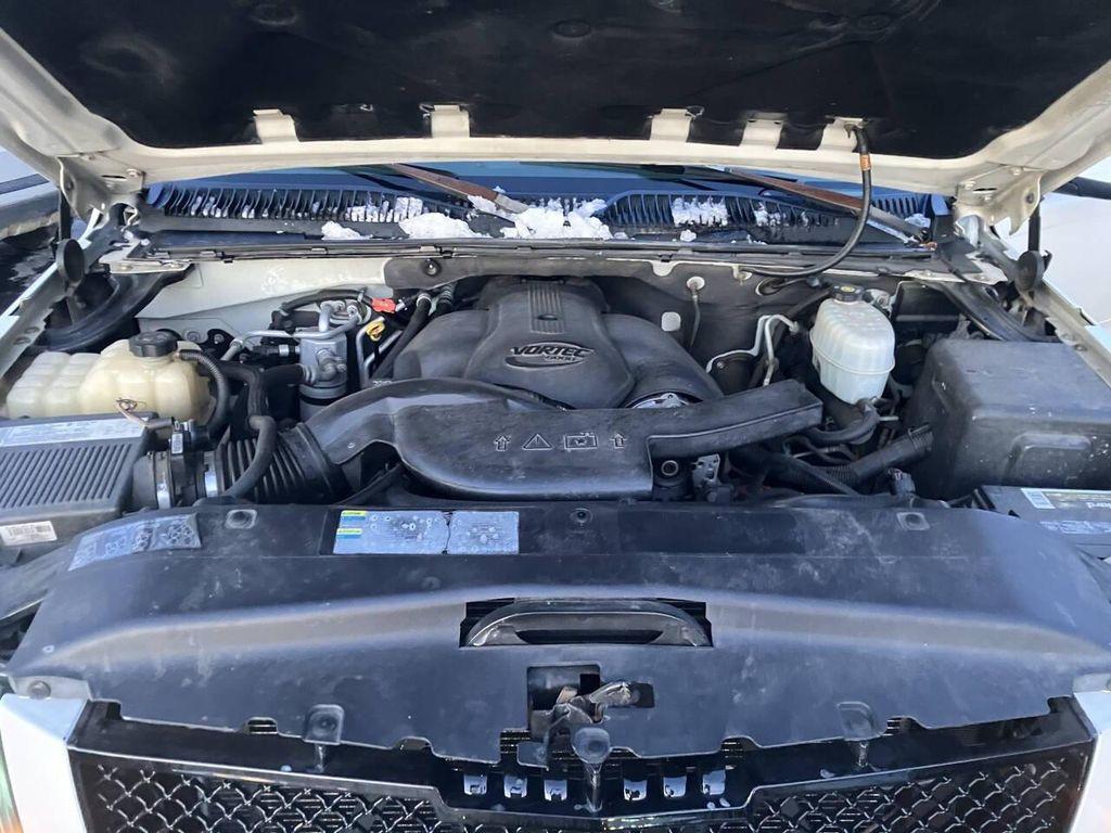 used 2005 Cadillac Escalade car, priced at $5,495