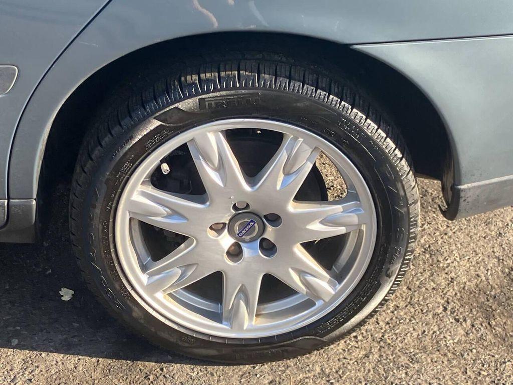 used 2002 Volvo S60 car, priced at $2,495