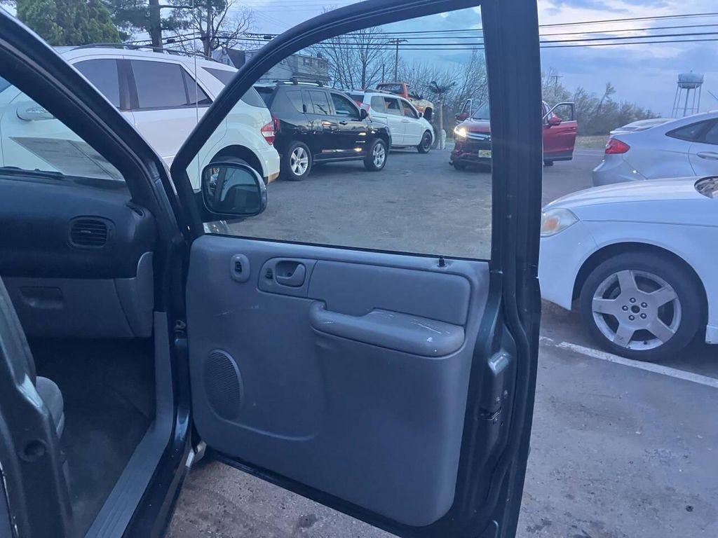 used 2004 Dodge Grand Caravan car, priced at $1,895