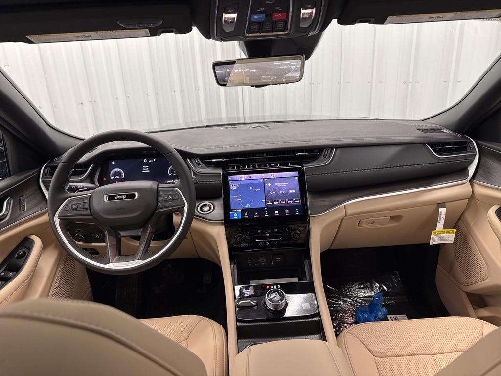 new 2025 Jeep Grand Cherokee L car, priced at $49,190