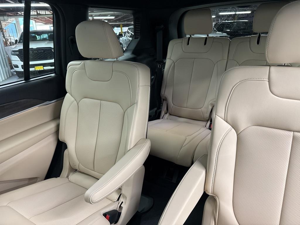 new 2025 Jeep Grand Cherokee L car, priced at $49,190