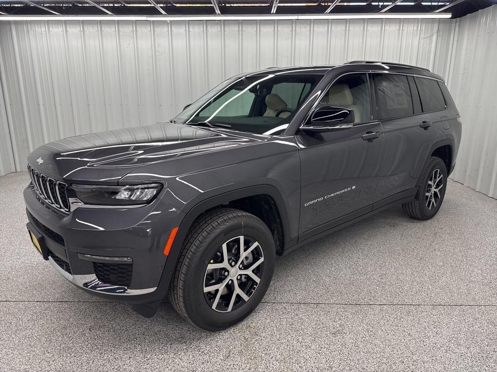 new 2025 Jeep Grand Cherokee L car, priced at $49,190