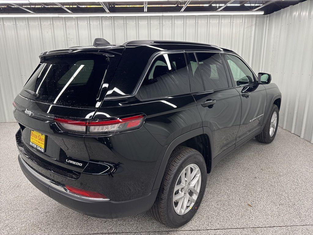 new 2025 Jeep Grand Cherokee car, priced at $37,757