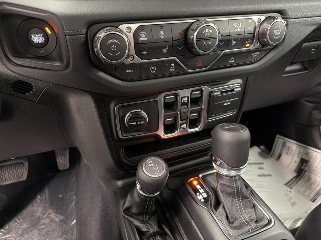 new 2026 Jeep Gladiator car, priced at $47,840