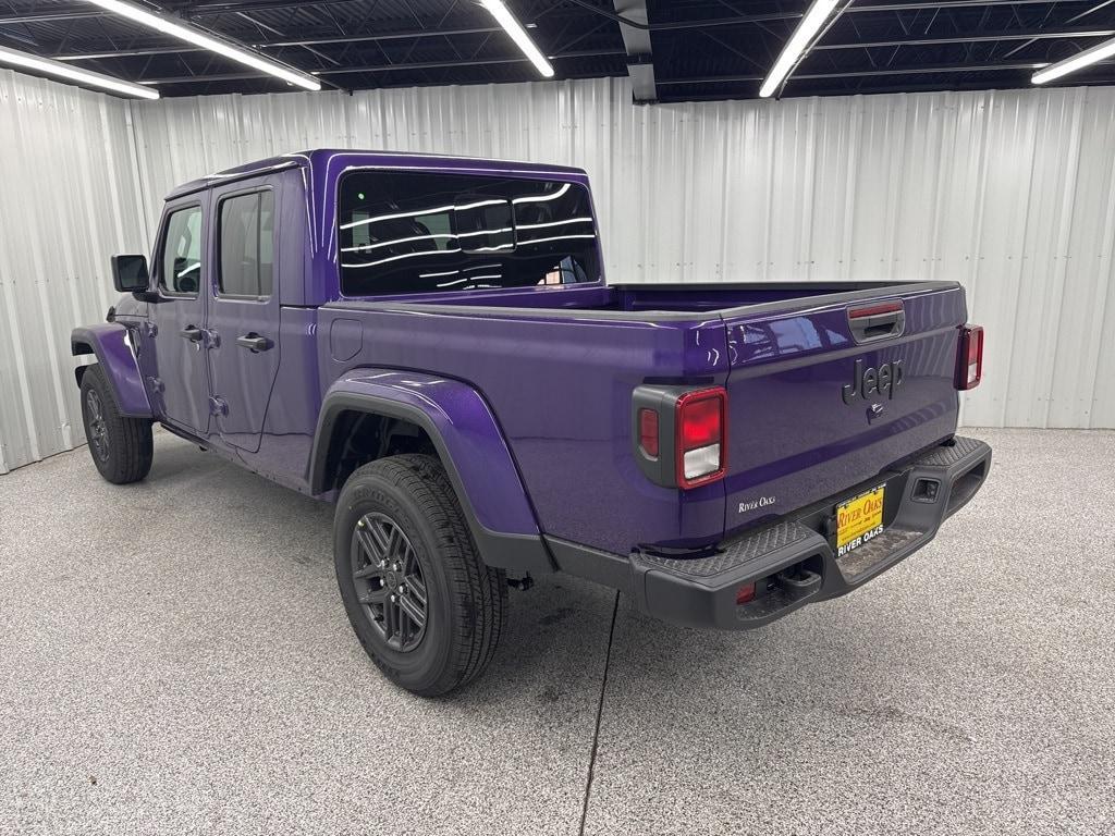 new 2026 Jeep Gladiator car, priced at $49,337