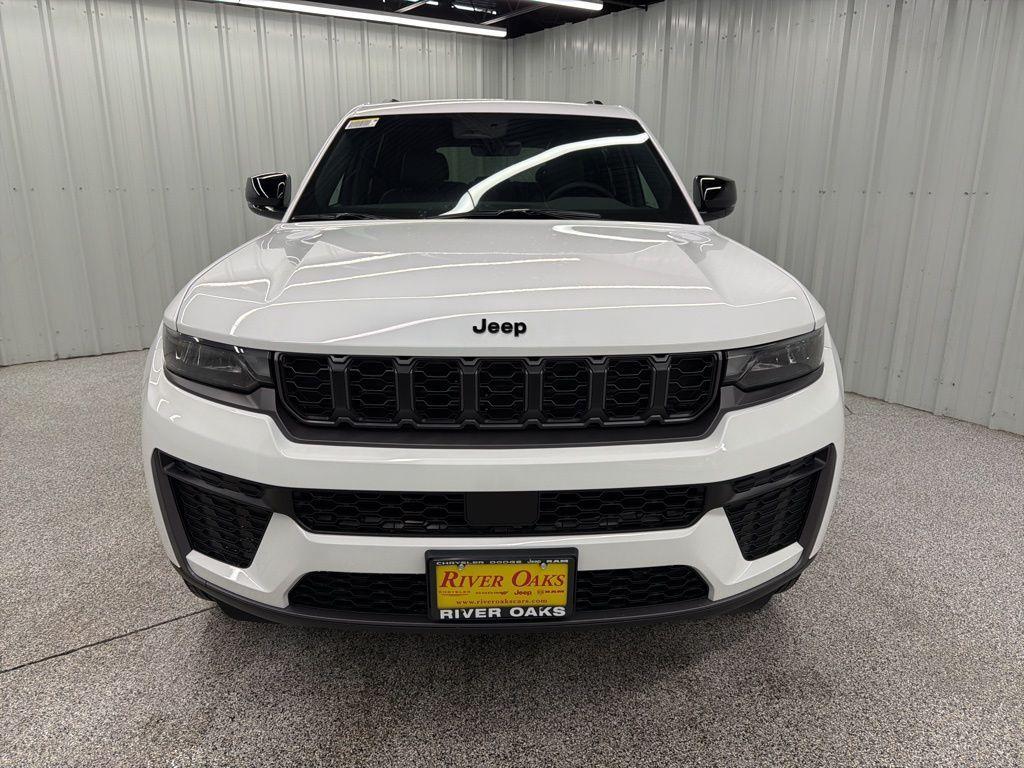 new 2026 Jeep Grand Cherokee car, priced at $47,930