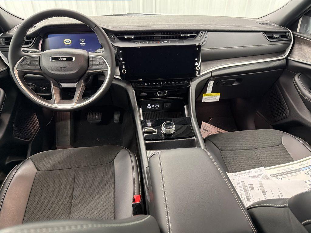 new 2026 Jeep Grand Cherokee car, priced at $47,930